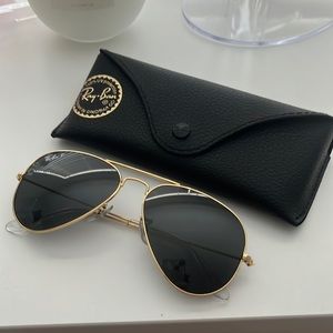 RayBans aviator sunglasses!! #raybans #sunglasses